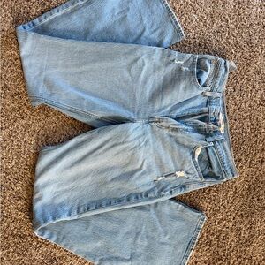 Light Blue Distressed High-Waist LEVIS 70’s flare Jeans